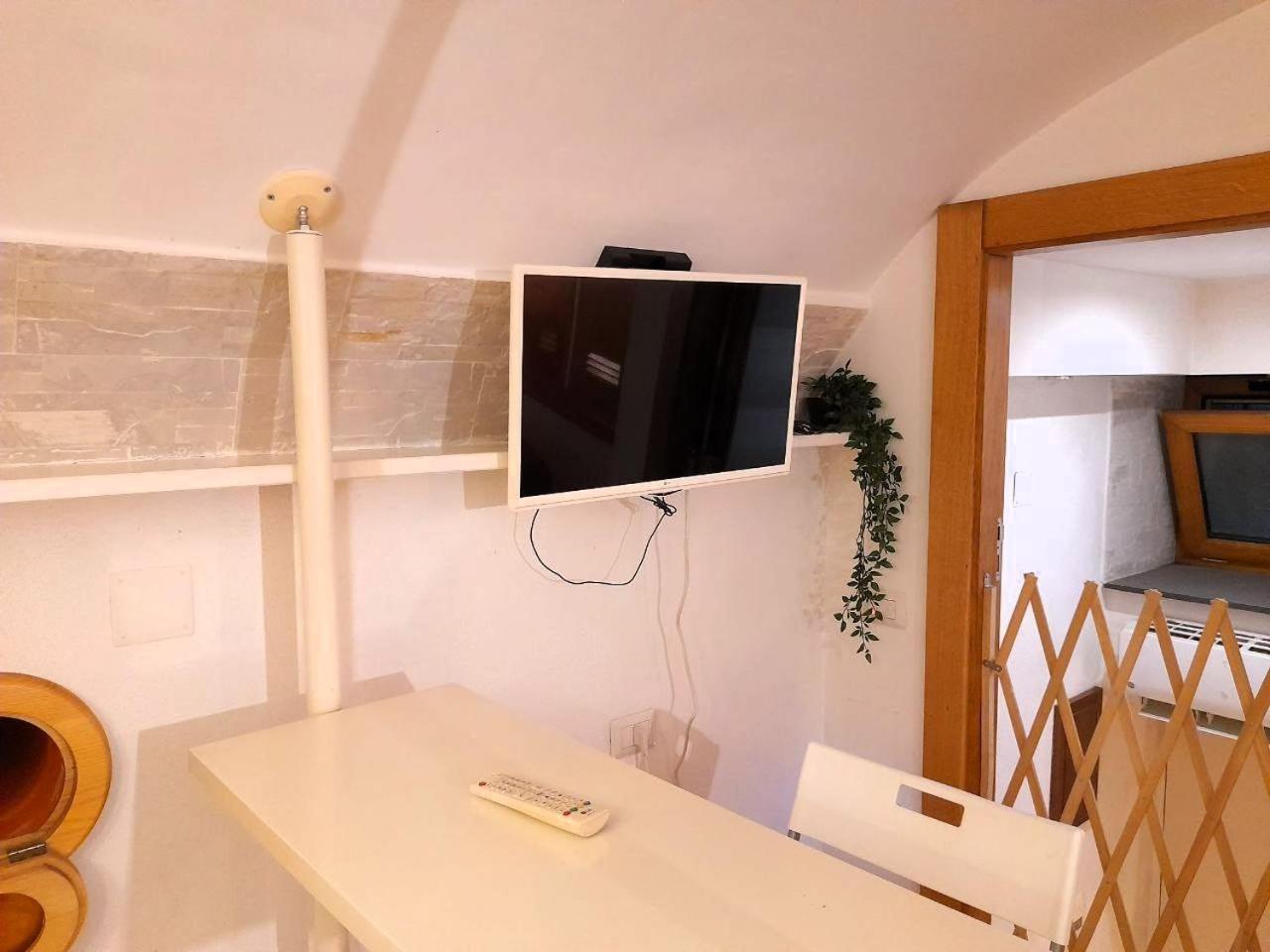 Ferienwohnung Toledo 27, A Due Passi Da Piazza Del Plebiscito Neapel Exterior foto