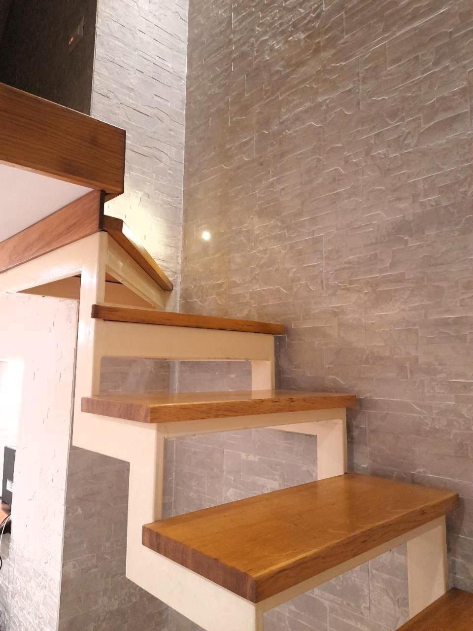 Ferienwohnung Toledo 27, A Due Passi Da Piazza Del Plebiscito Neapel Exterior foto