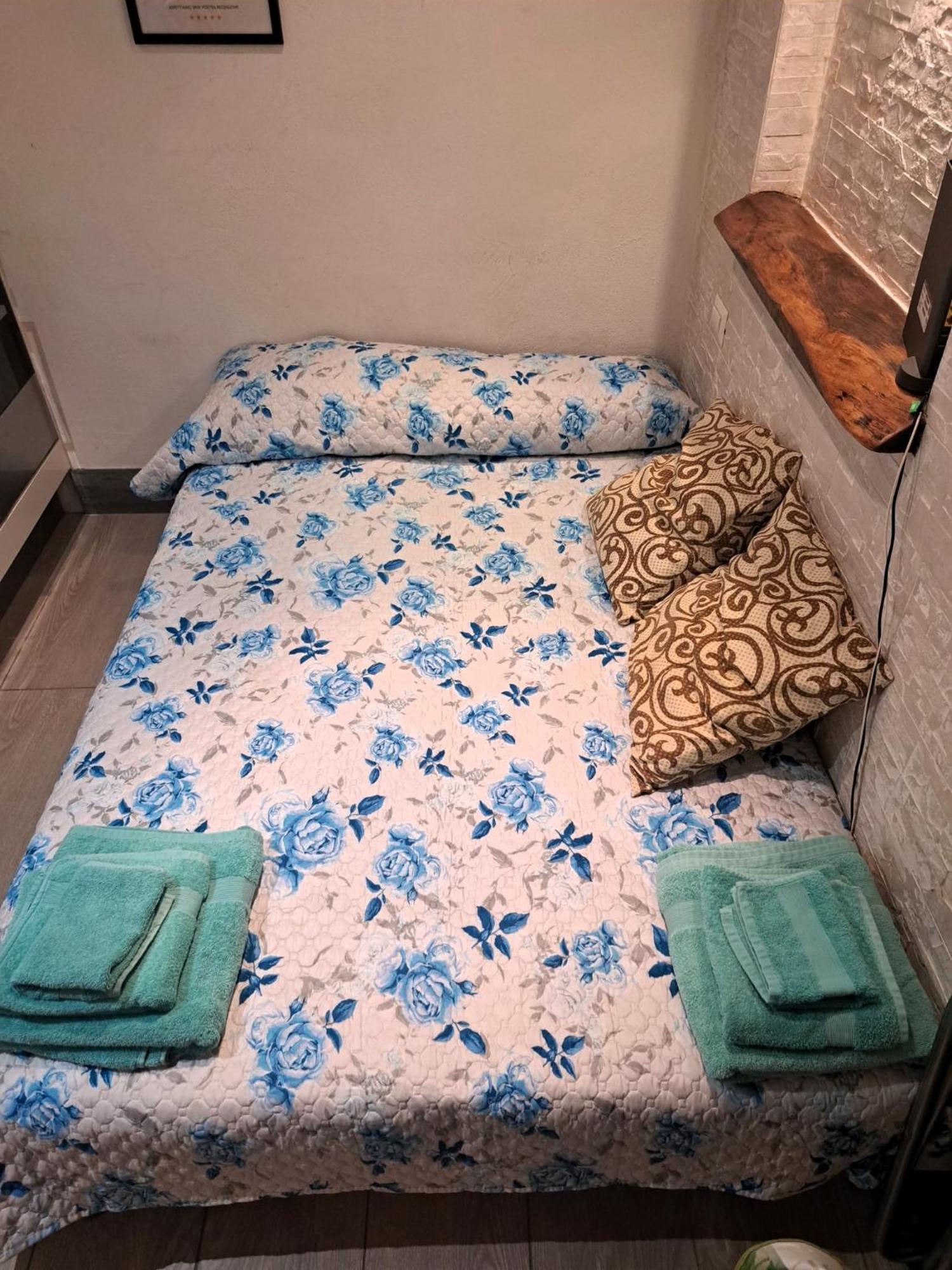 Ferienwohnung Toledo 27, A Due Passi Da Piazza Del Plebiscito Neapel Exterior foto
